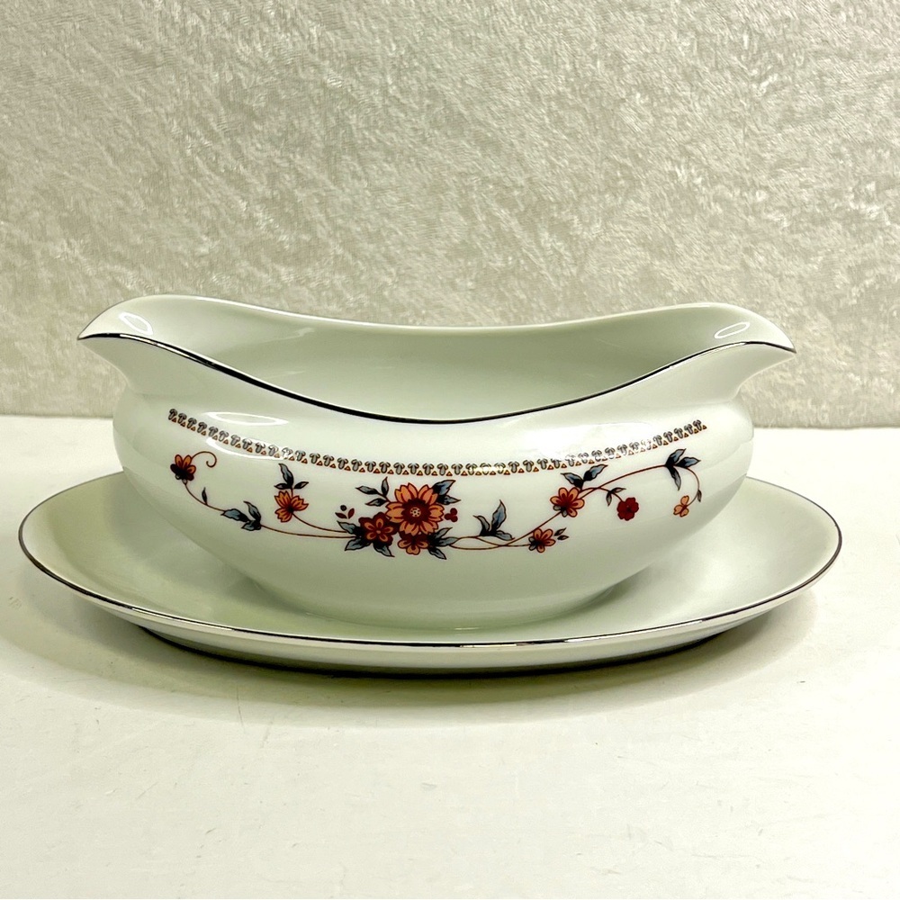 SHEFFIELD Fine China Gravy Boat Attached Underplate Porcelain Japan‎ Floral